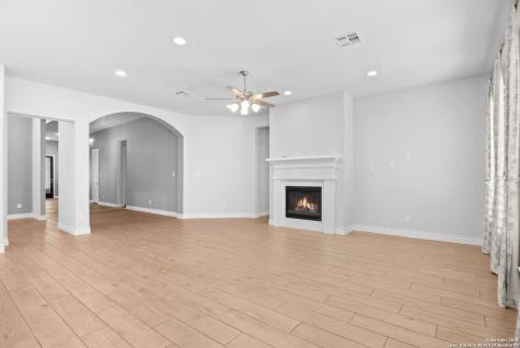 3136 Little Creek Path Seguin TX 78155