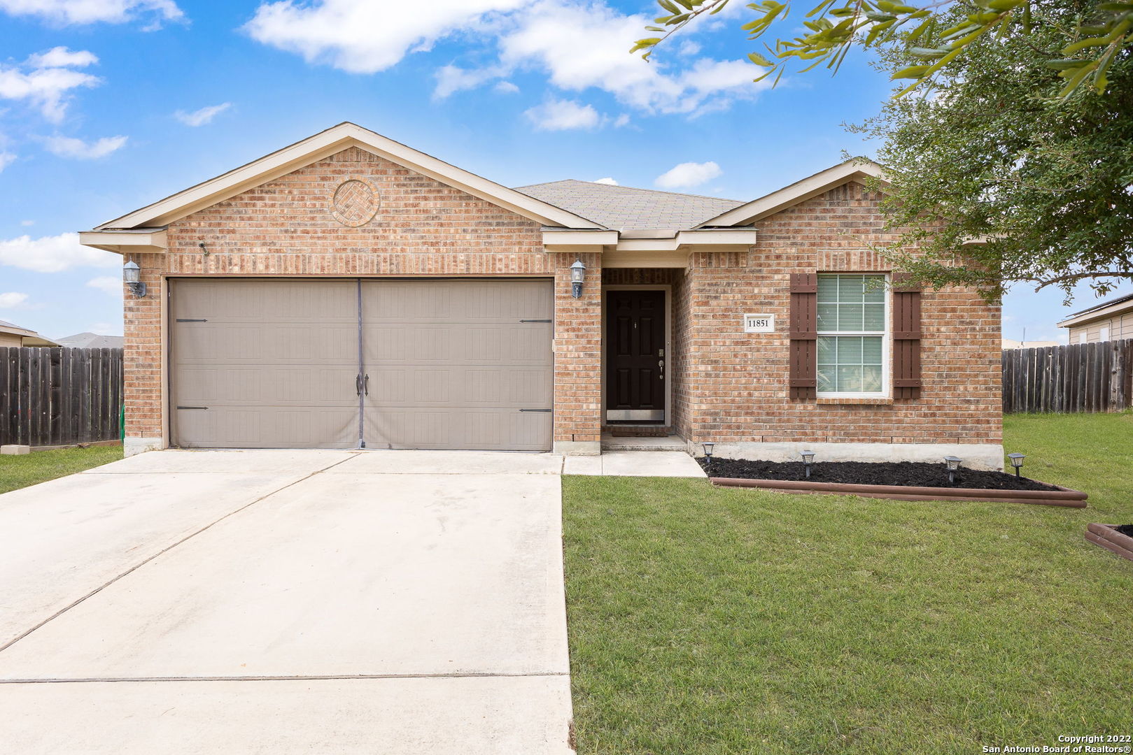 11851 Luckey Flower San Antonio TX 78252