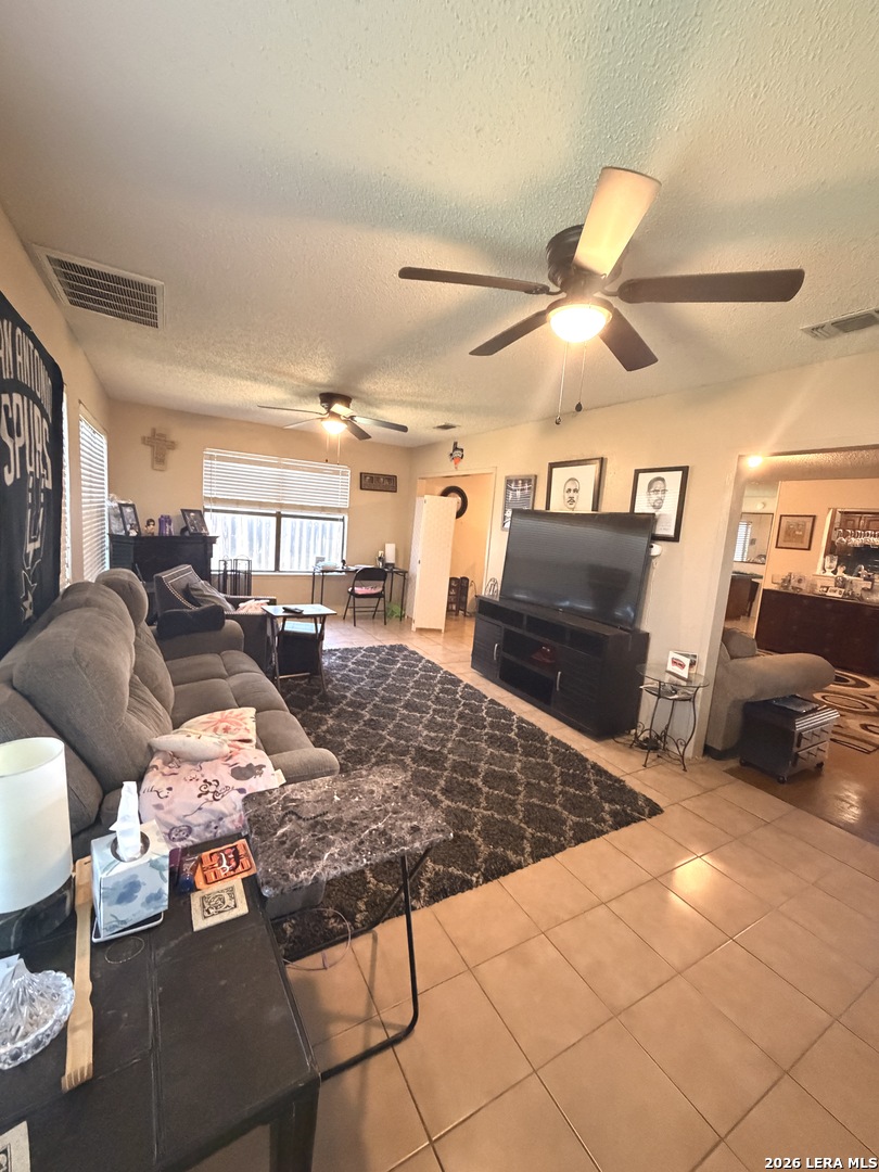 11217 Champion Oak Live Oak TX 78233