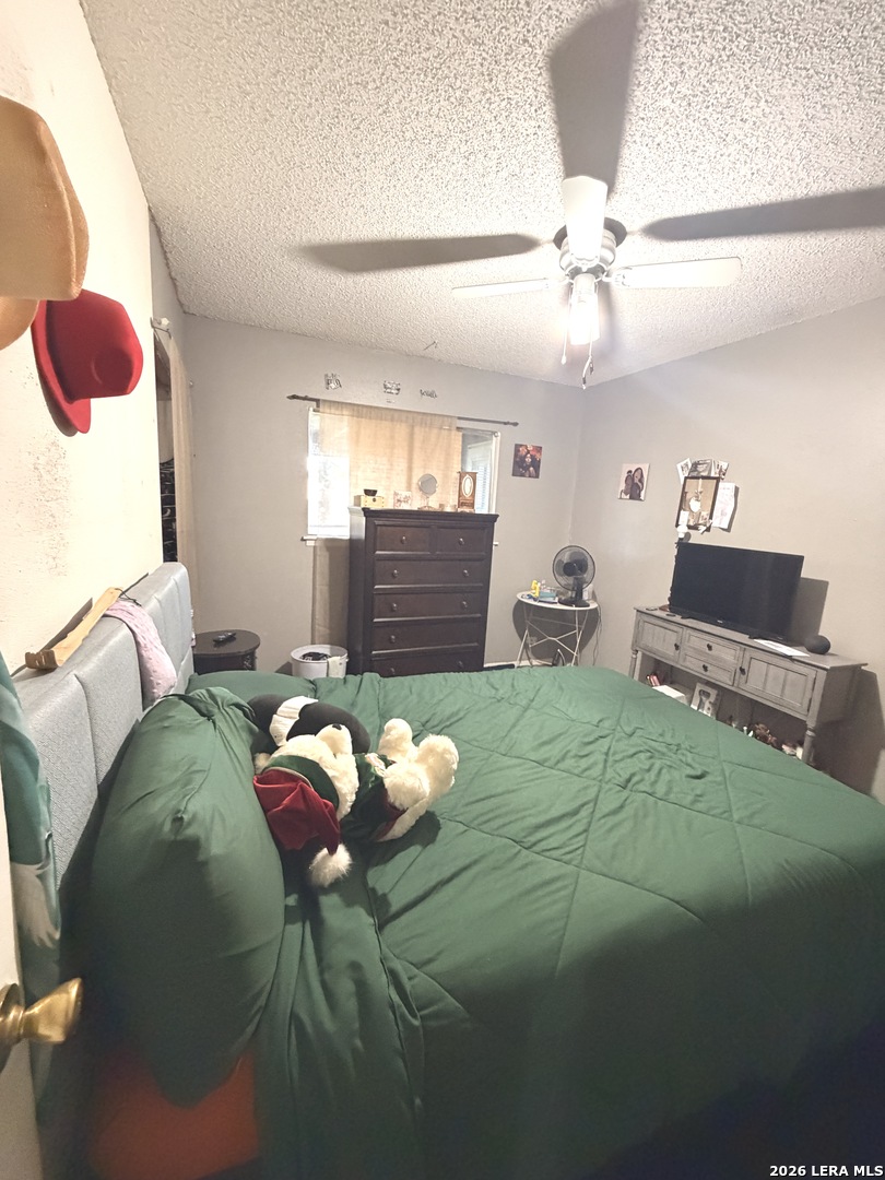 11217 Champion Oak Live Oak TX 78233