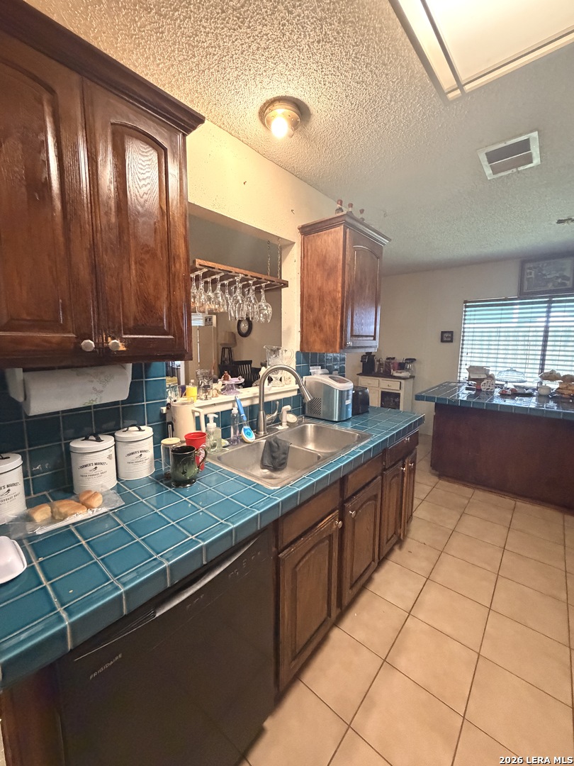 11217 Champion Oak Live Oak TX 78233