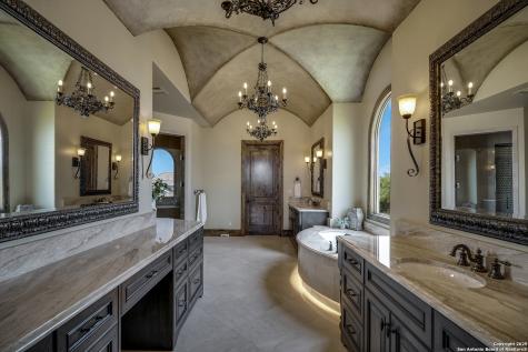 35 Winged Foot Boerne TX 78006