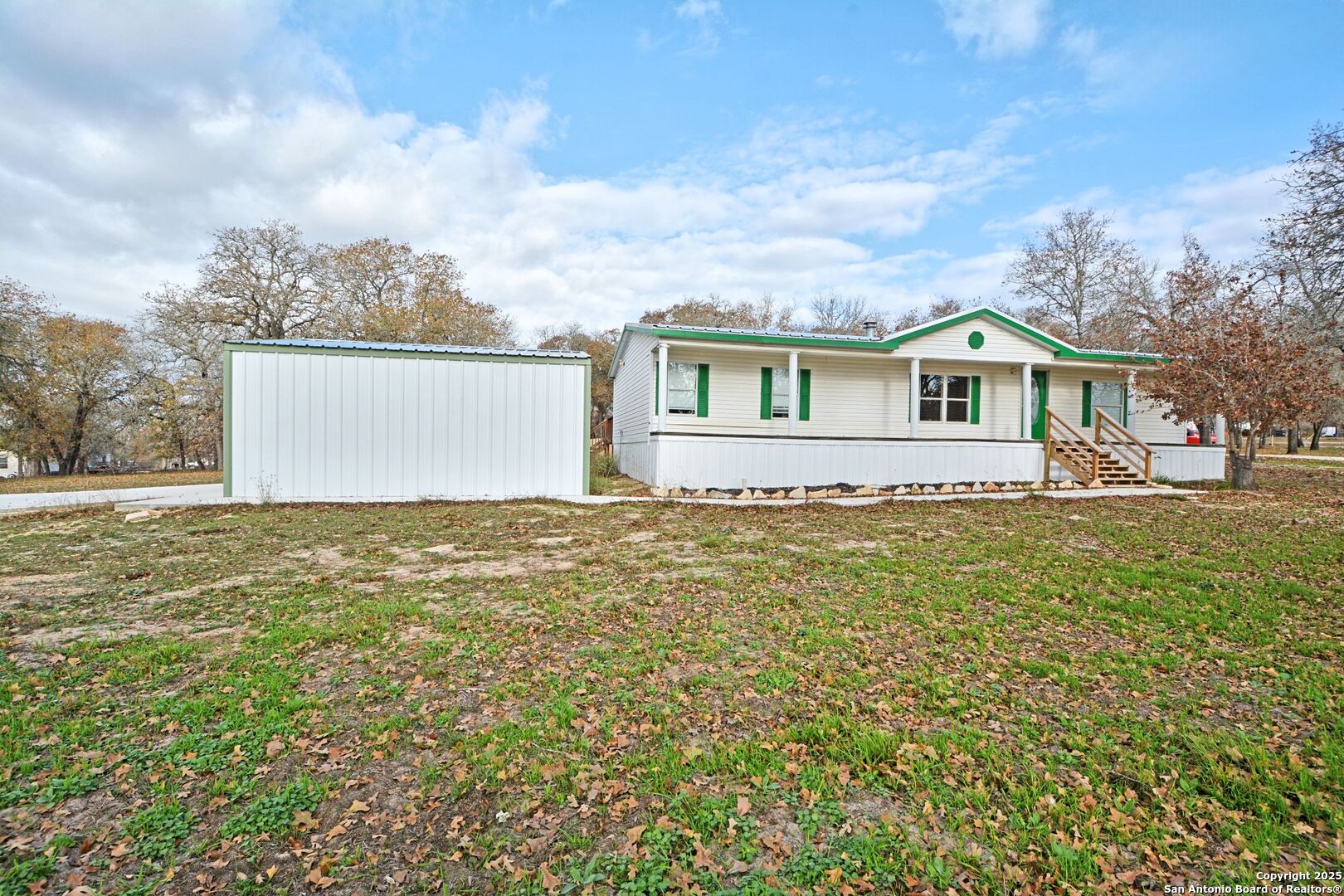 185 Encino Torcido Adkins TX 78101