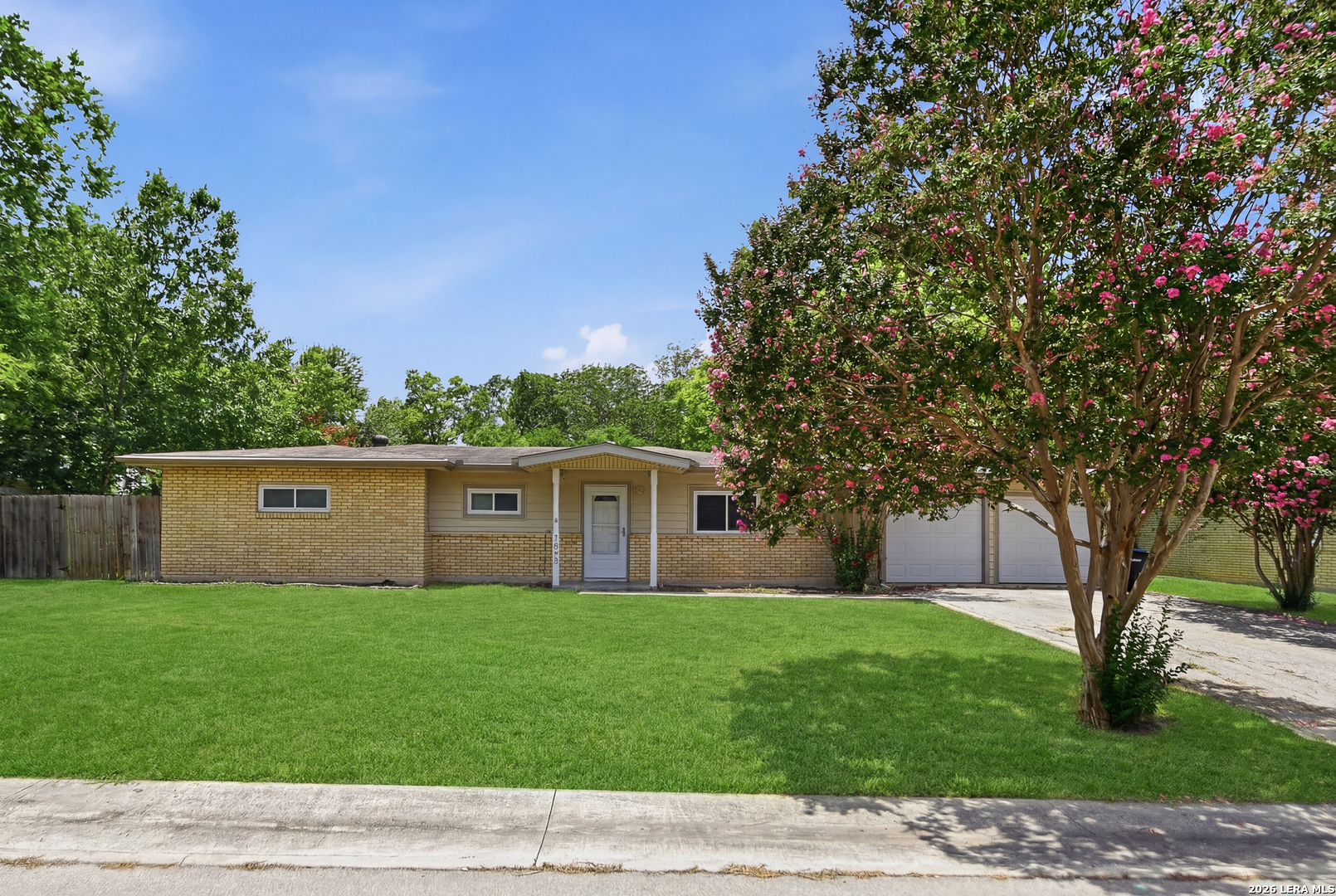 1032 S Mesquite New Braunfels TX 78130