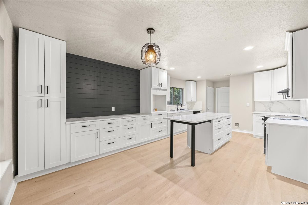 7738 Oakhill Park Drive San Antonio TX 78249