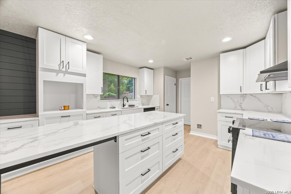 7738 Oakhill Park Drive San Antonio TX 78249