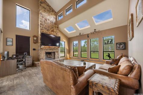 11970 New Sulphur Springs Road Adkins TX 78101