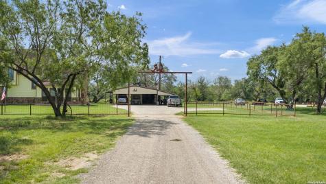 11970 New Sulphur Springs Road Adkins TX 78101