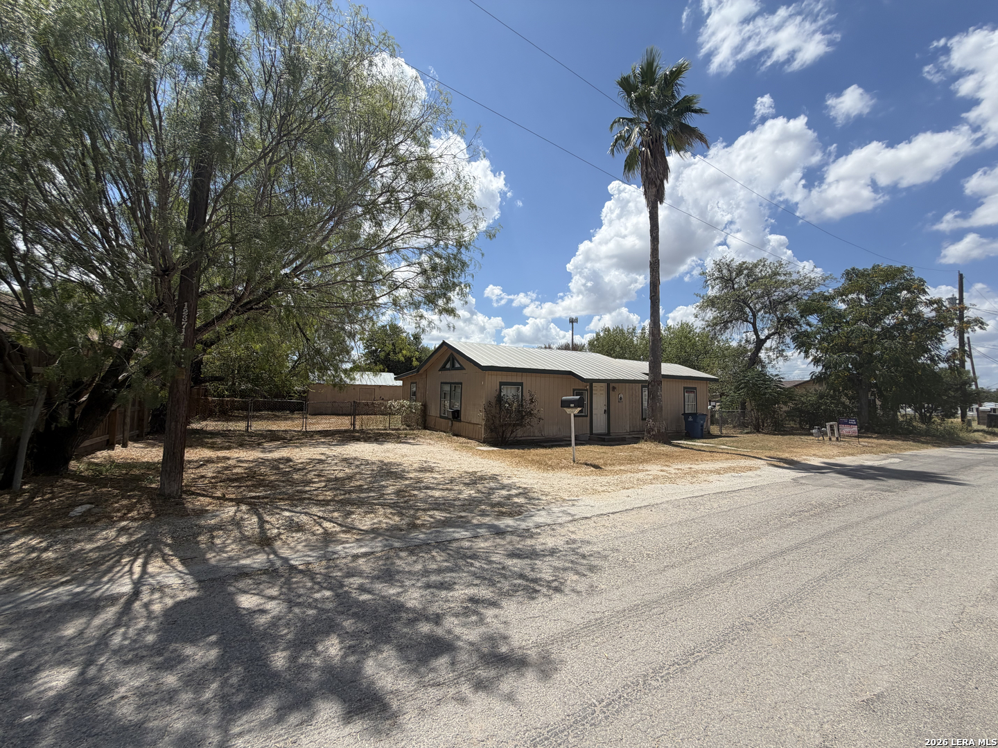 112 Fernandez Devine TX 78016