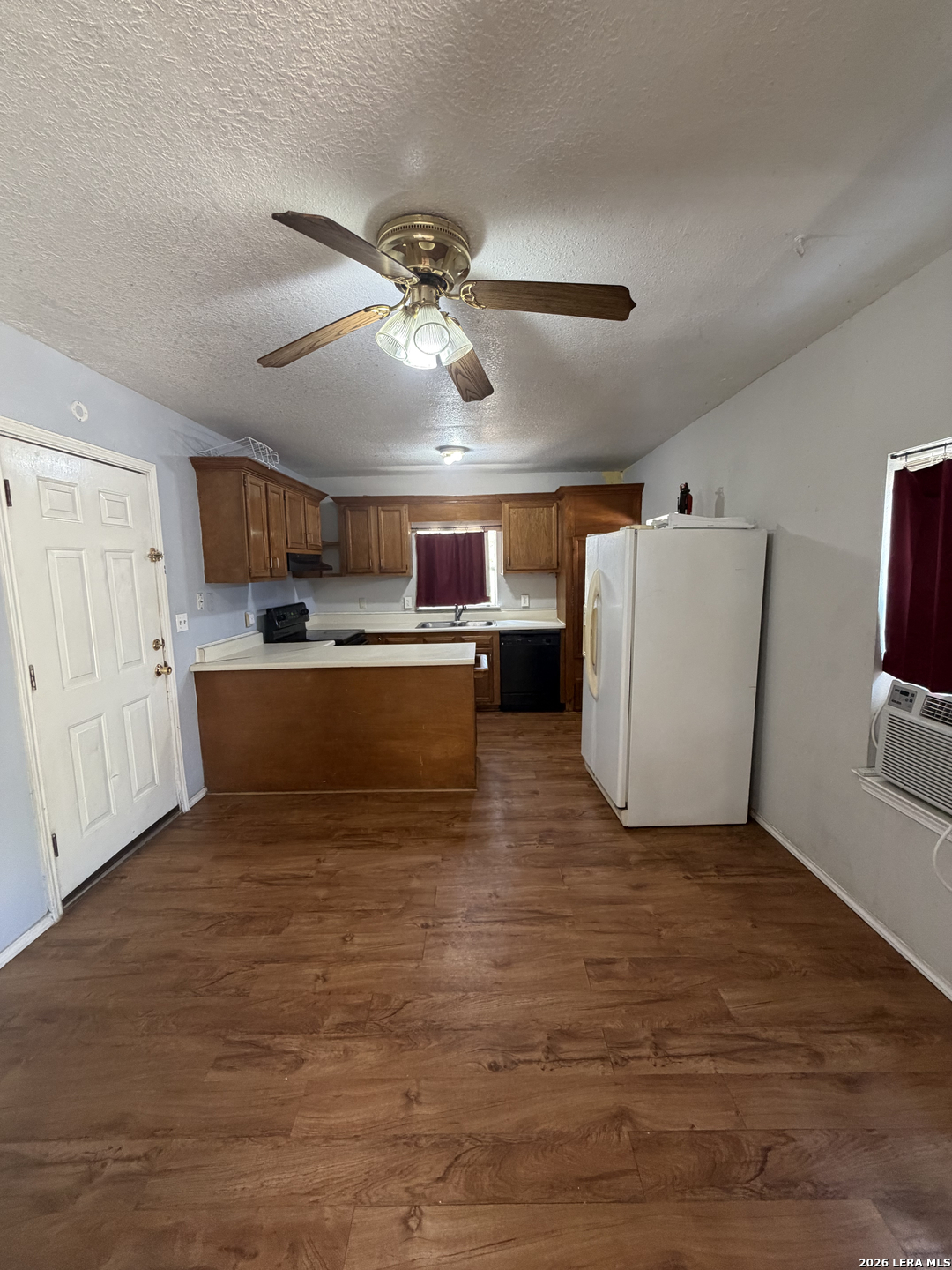 112 Fernandez Devine TX 78016