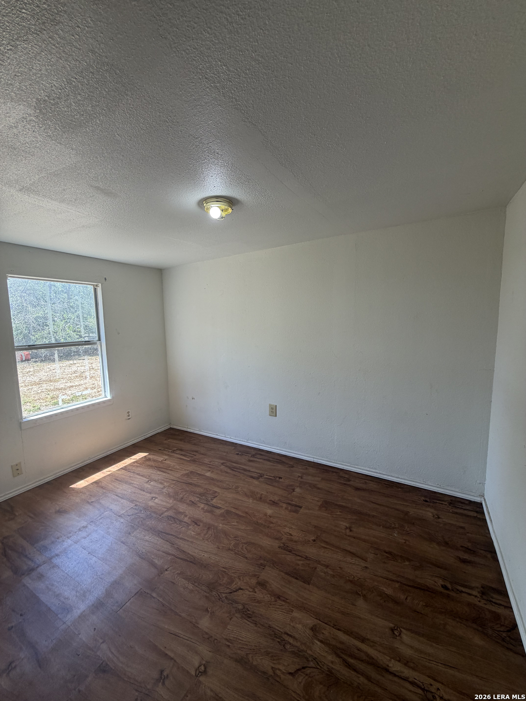 112 Fernandez Devine TX 78016