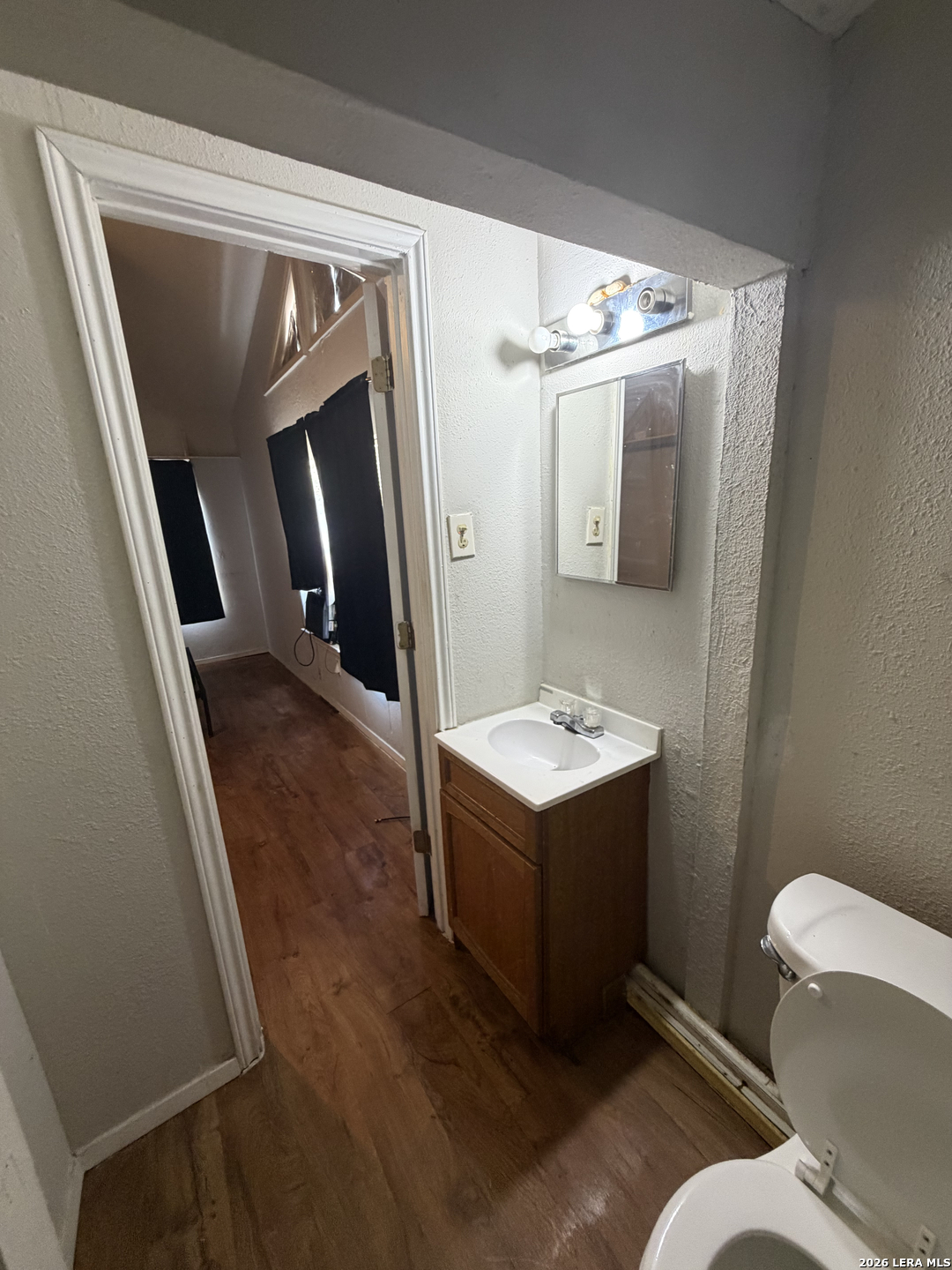 112 Fernandez Devine TX 78016