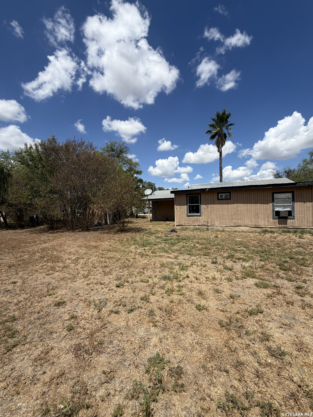 112 Fernandez Devine TX 78016