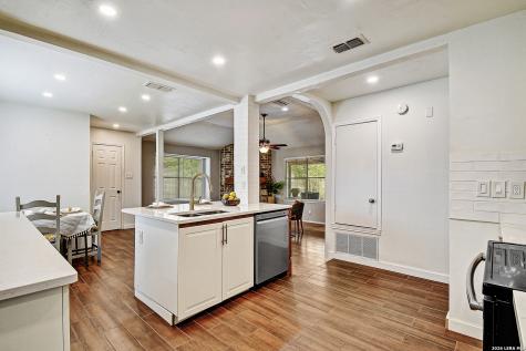 6911 Quail Lake San Antonio TX 78244
