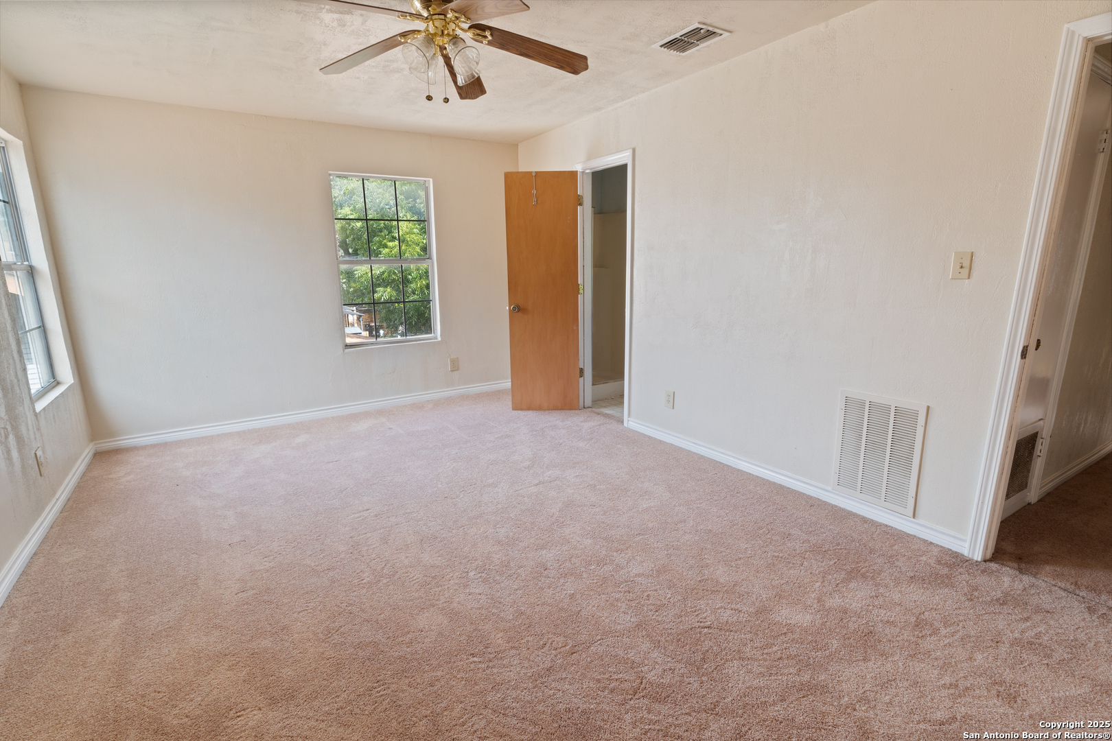 439 E French Place San Antonio TX 78212