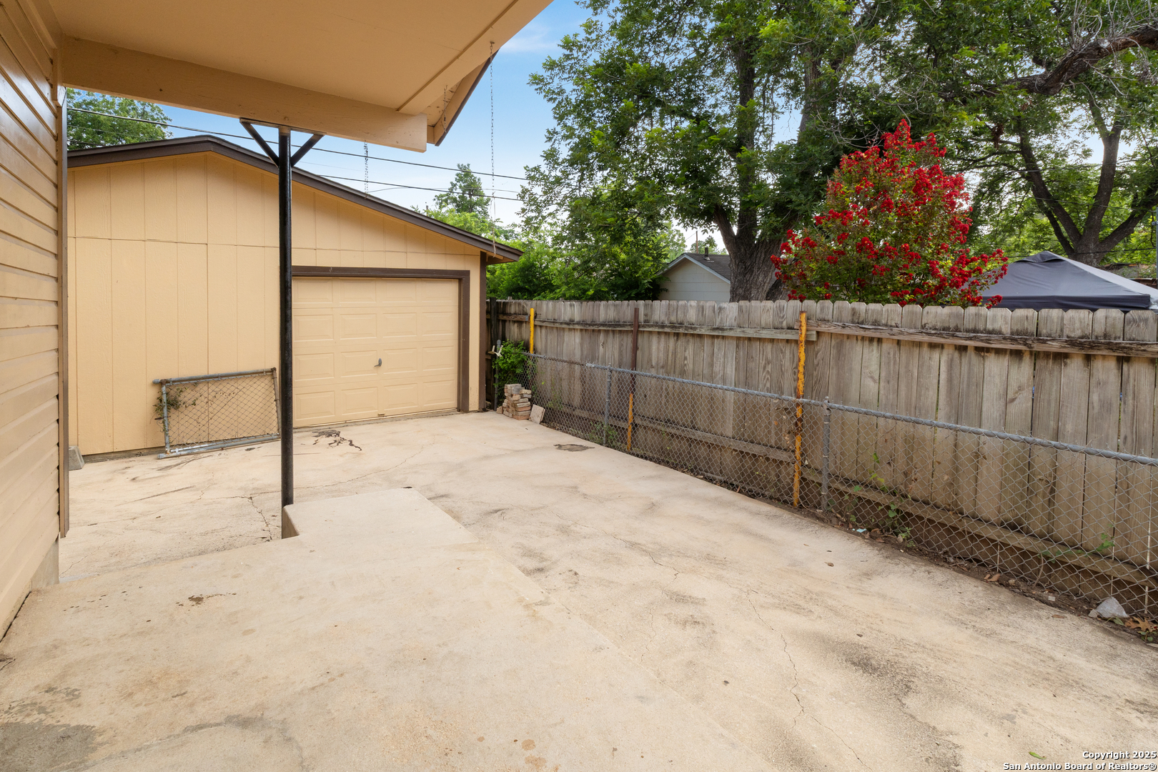 439 E French Place San Antonio TX 78212