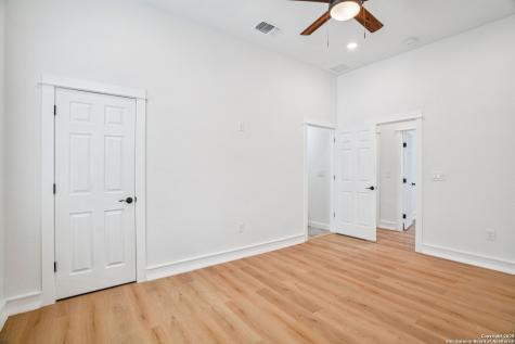 12596 Park Road 37 Lakehills TX 78063