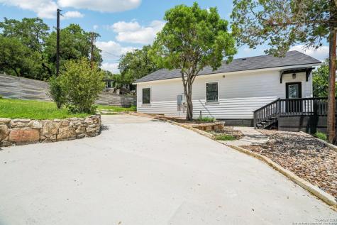 12596 Park Road 37 Lakehills TX 78063