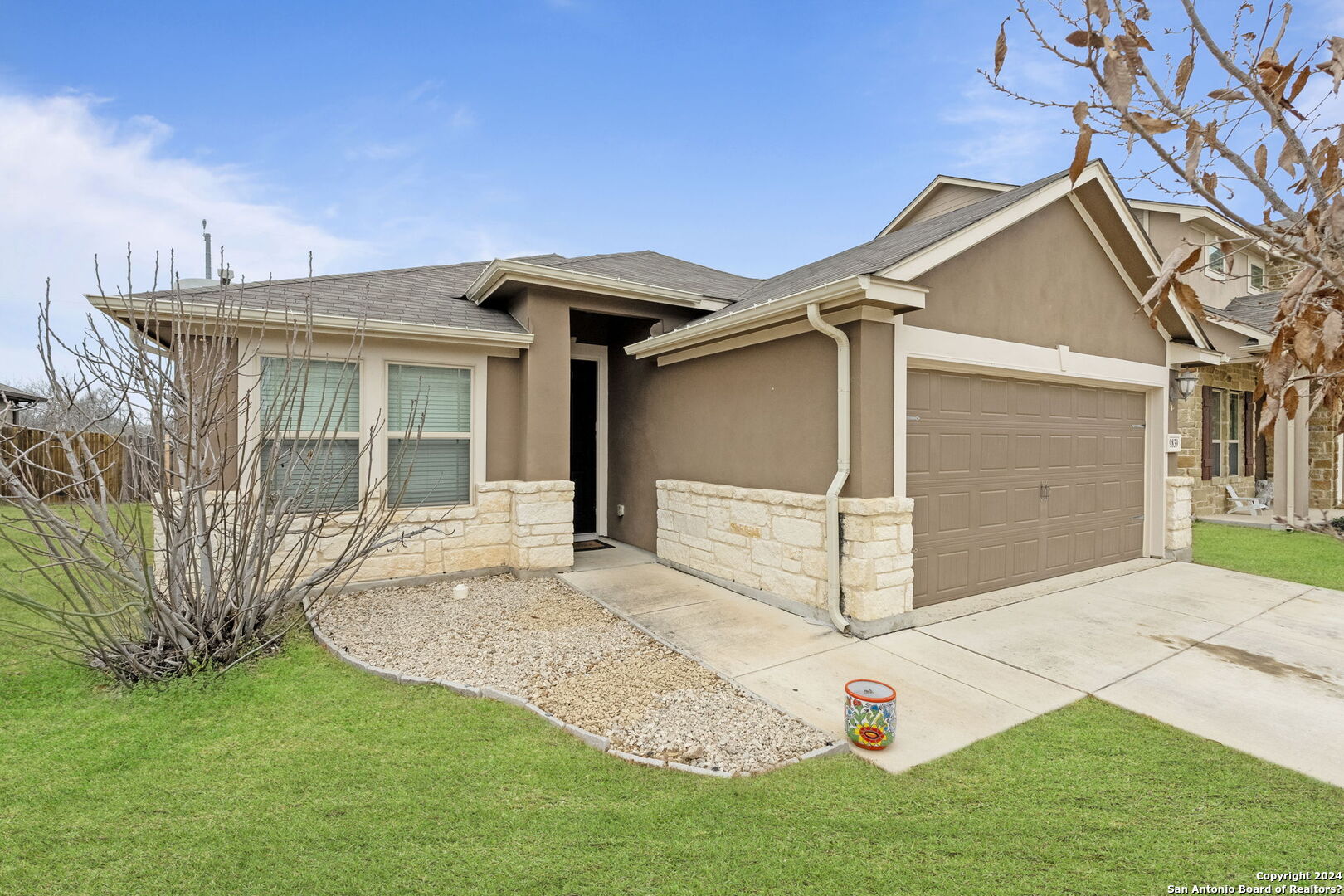 9839 Red Iron Creek Converse TX 78109