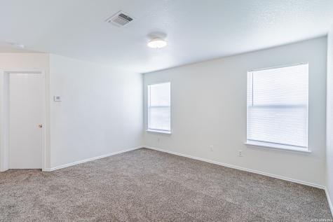 9611 Copper Falls Converse TX 78109