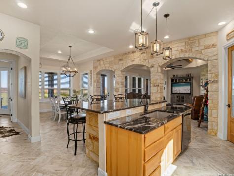 1530 County Road 132 Floresville TX 78114