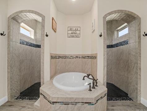 1530 County Road 132 Floresville TX 78114