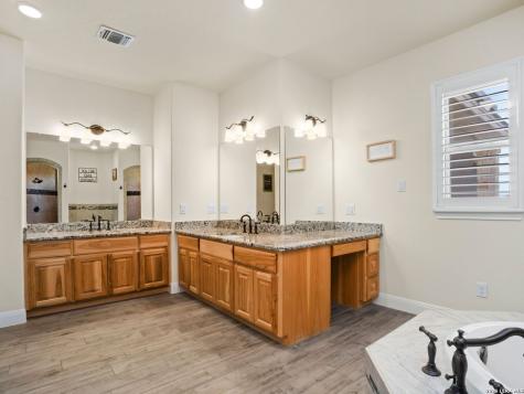 1530 County Road 132 Floresville TX 78114