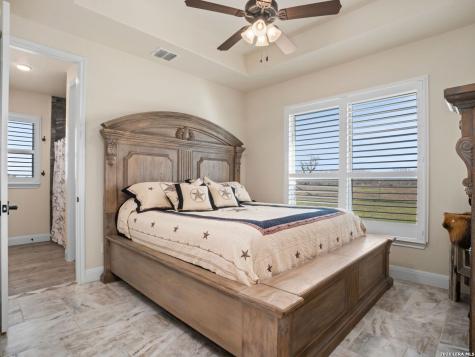1530 County Road 132 Floresville TX 78114