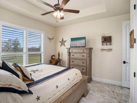 1530 County Road 132 Floresville TX 78114