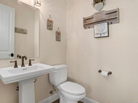 1530 County Road 132 Floresville TX 78114
