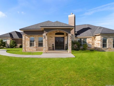1530 County Road 132 Floresville TX 78114