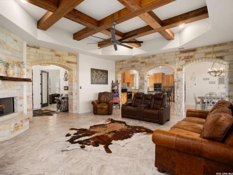 1530 County Road 132 Floresville TX 78114