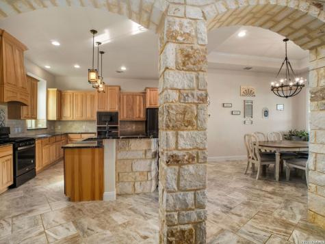 1530 County Road 132 Floresville TX 78114