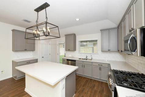 2069 Flametree New Braunfels TX 78132
