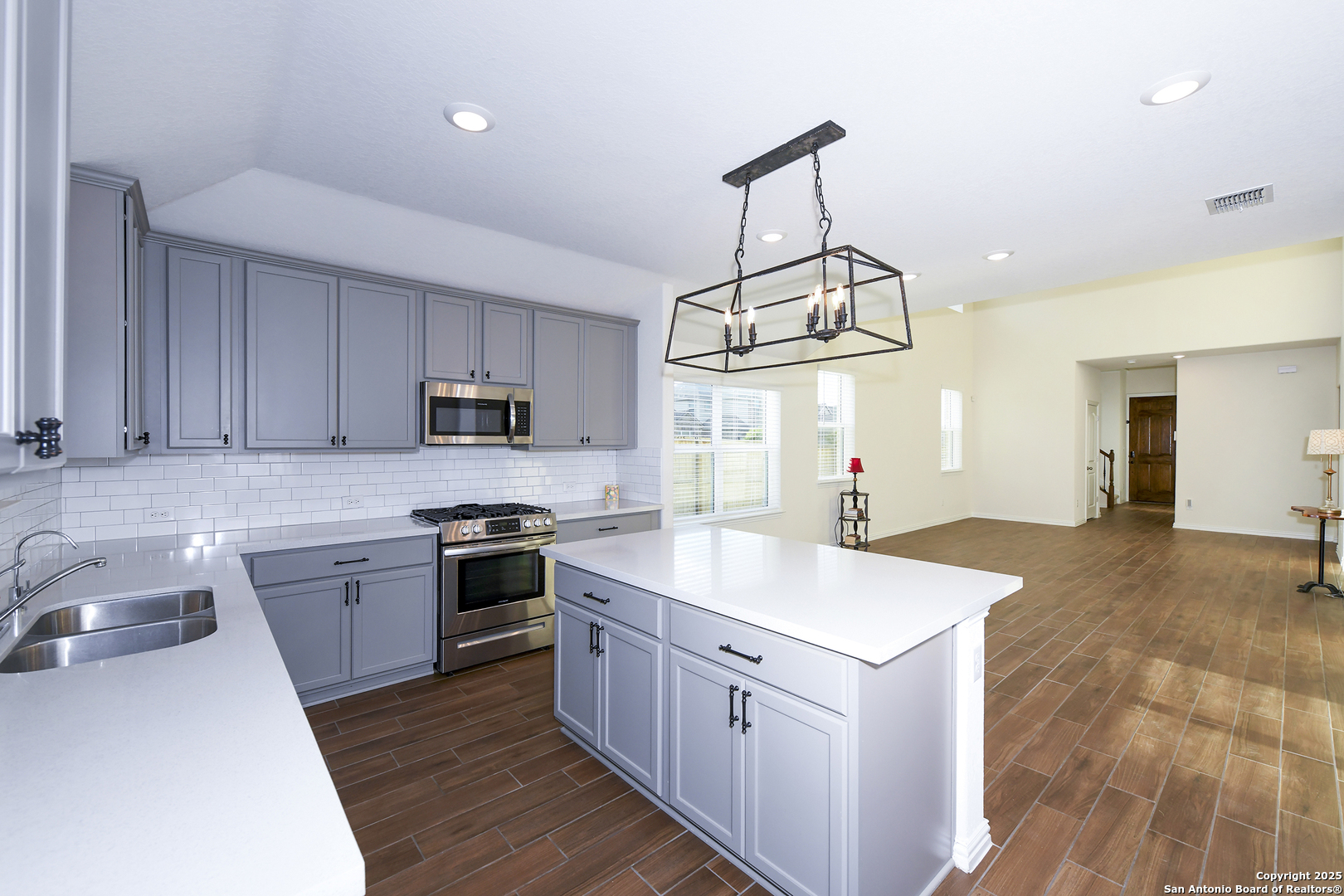 2069 Flametree New Braunfels TX 78132