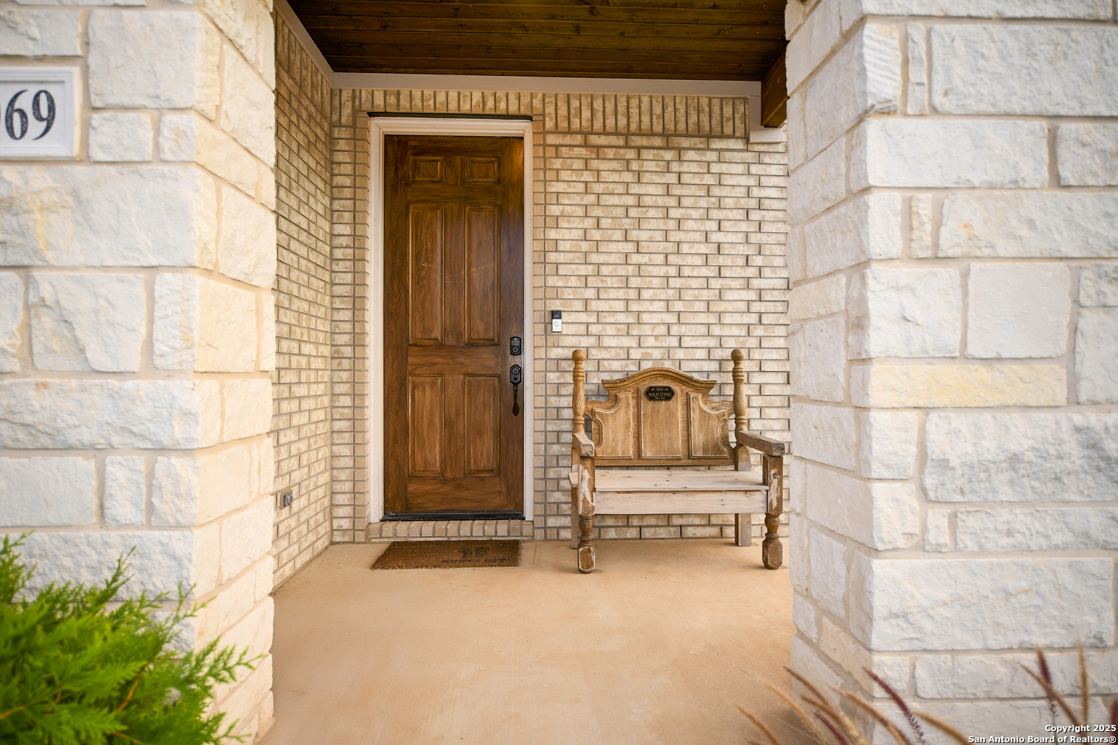 2069 Flametree New Braunfels TX 78132