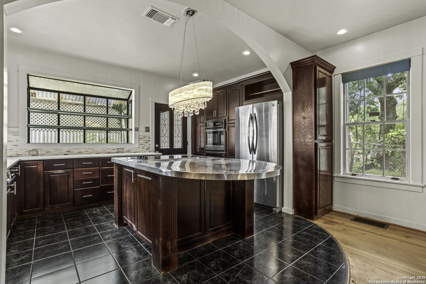527 Kings Court San Antonio TX 78212