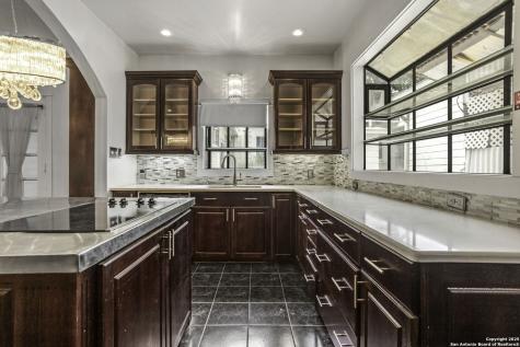 527 Kings Court San Antonio TX 78212