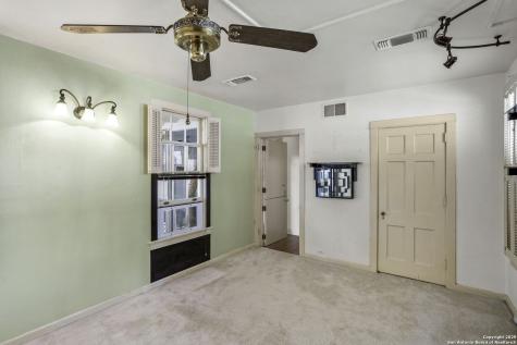 527 Kings Court San Antonio TX 78212