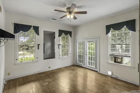 527 Kings Court San Antonio TX 78212