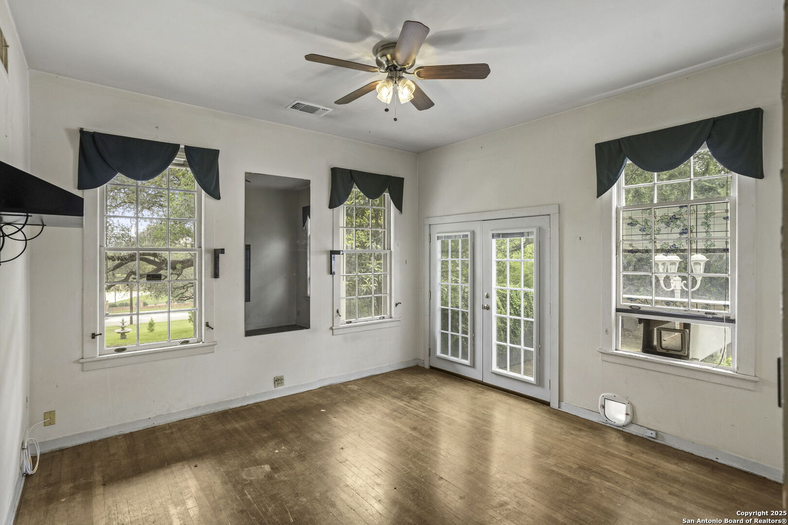 527 Kings Court San Antonio TX 78212