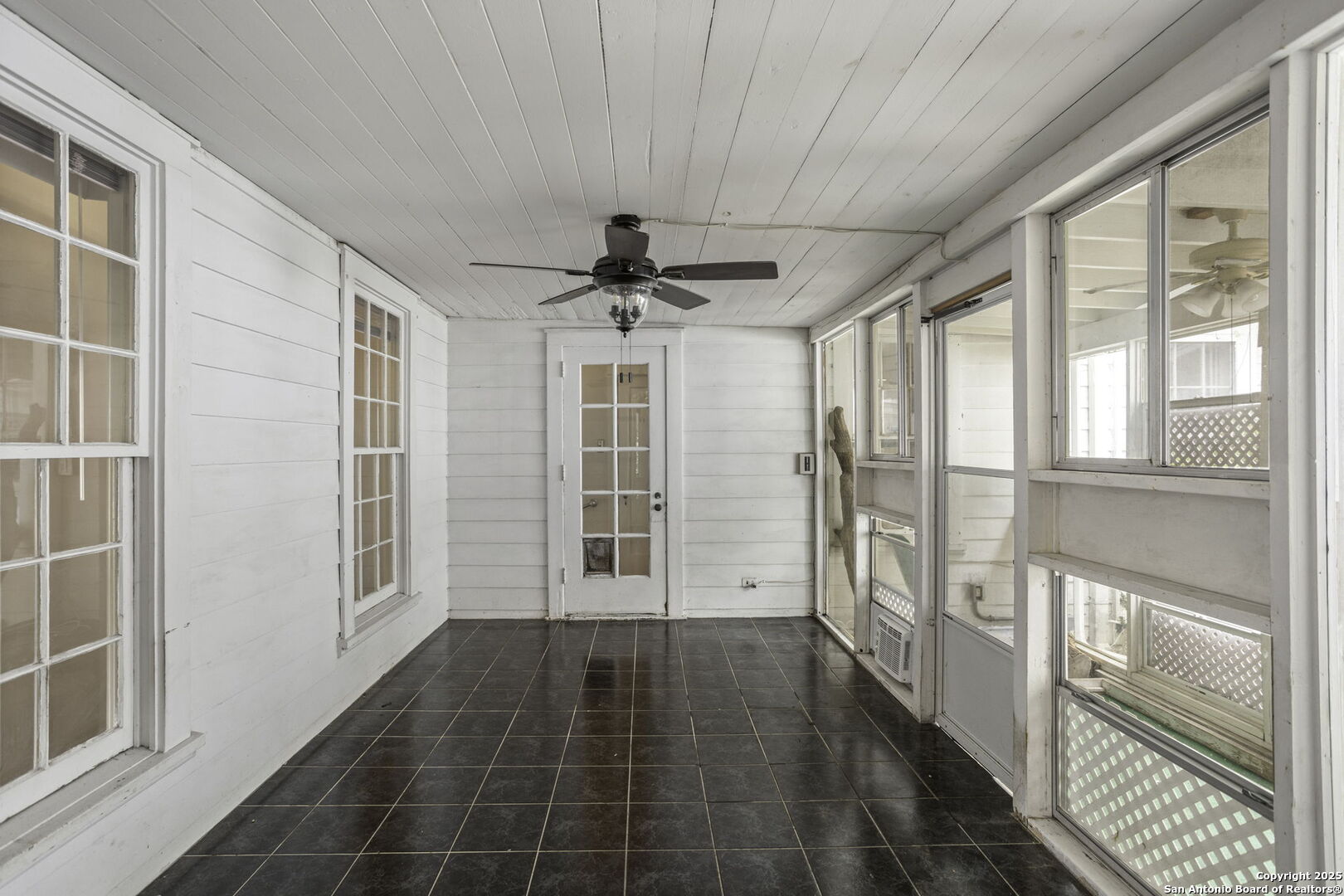 527 Kings Court San Antonio TX 78212
