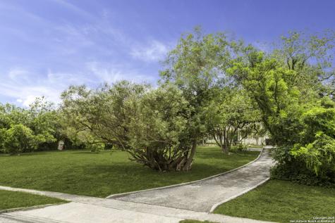 527 Kings Court San Antonio TX 78212