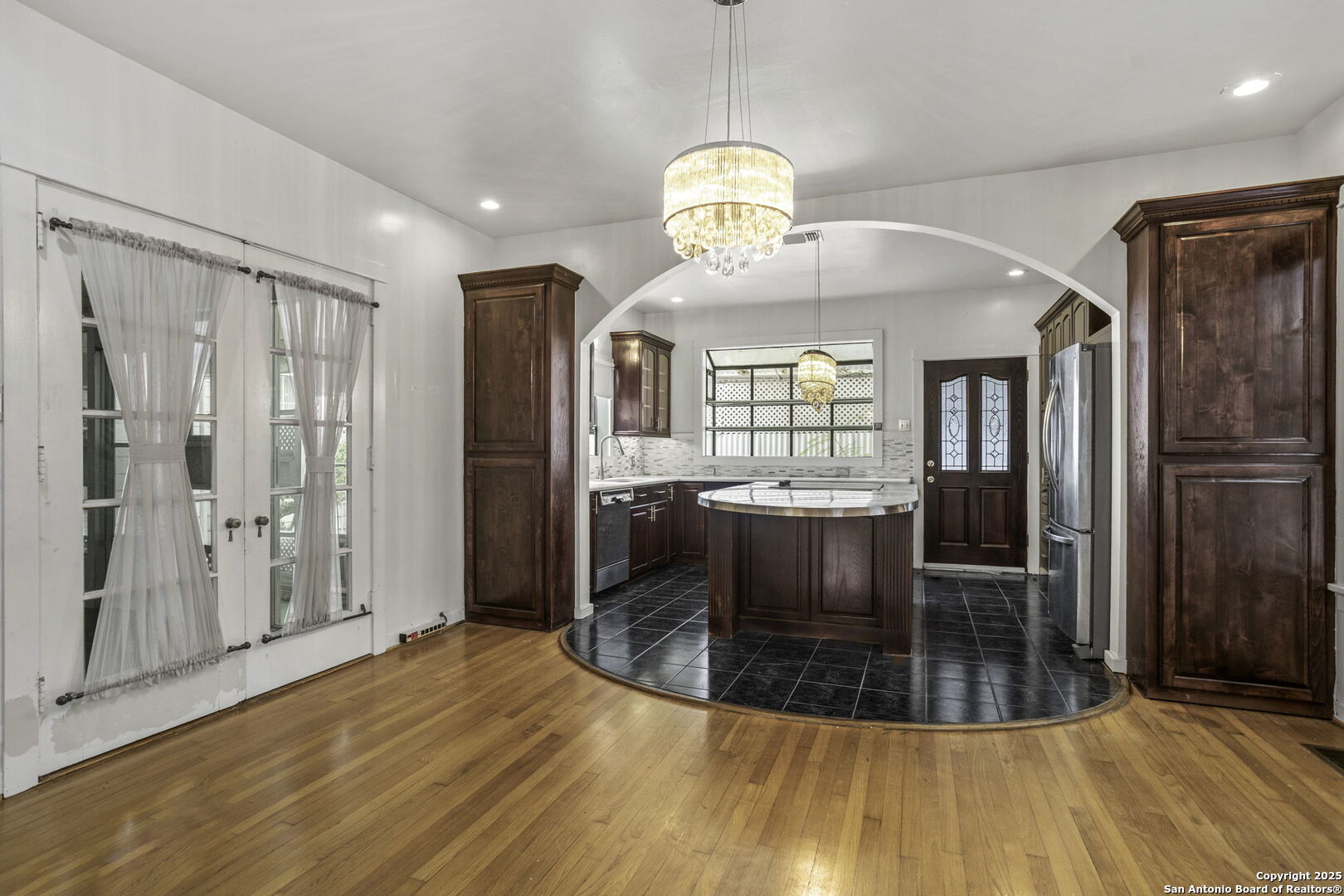 527 Kings Court San Antonio TX 78212