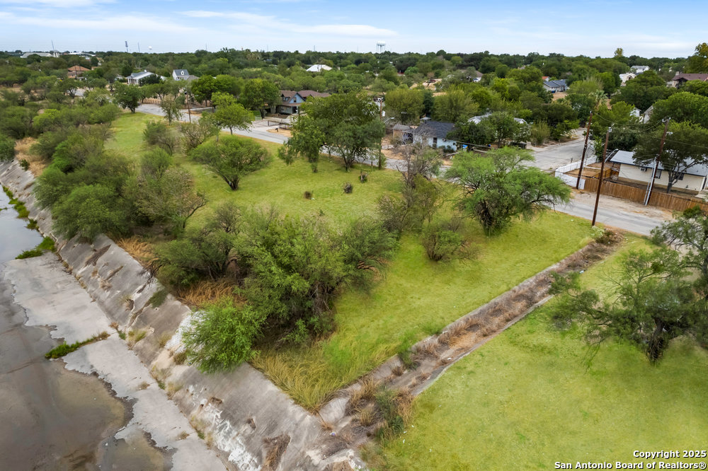 526 E Ansley Street San Antonio TX 78221