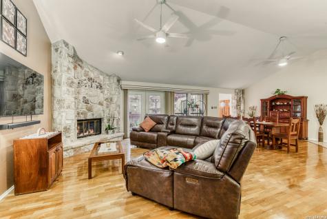 13046 Hunters Breeze San Antonio TX 78230