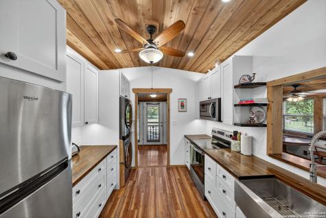 924 Wagon Creek Bandera TX 78003