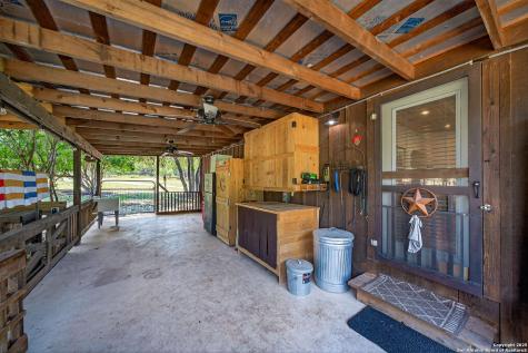924 Wagon Creek Bandera TX 78003