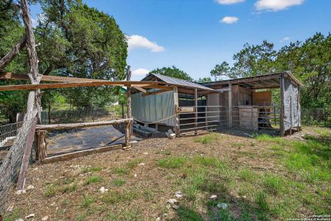 924 Wagon Creek Bandera TX 78003