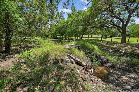 924 Wagon Creek Bandera TX 78003